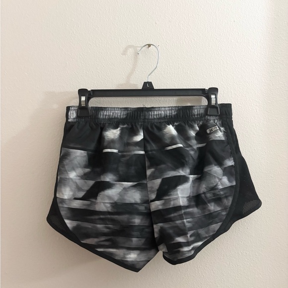 5/$15 MUST BUNDLE RBX Women's Black and Gray Athletic Shorts - Picture 4 of 6
